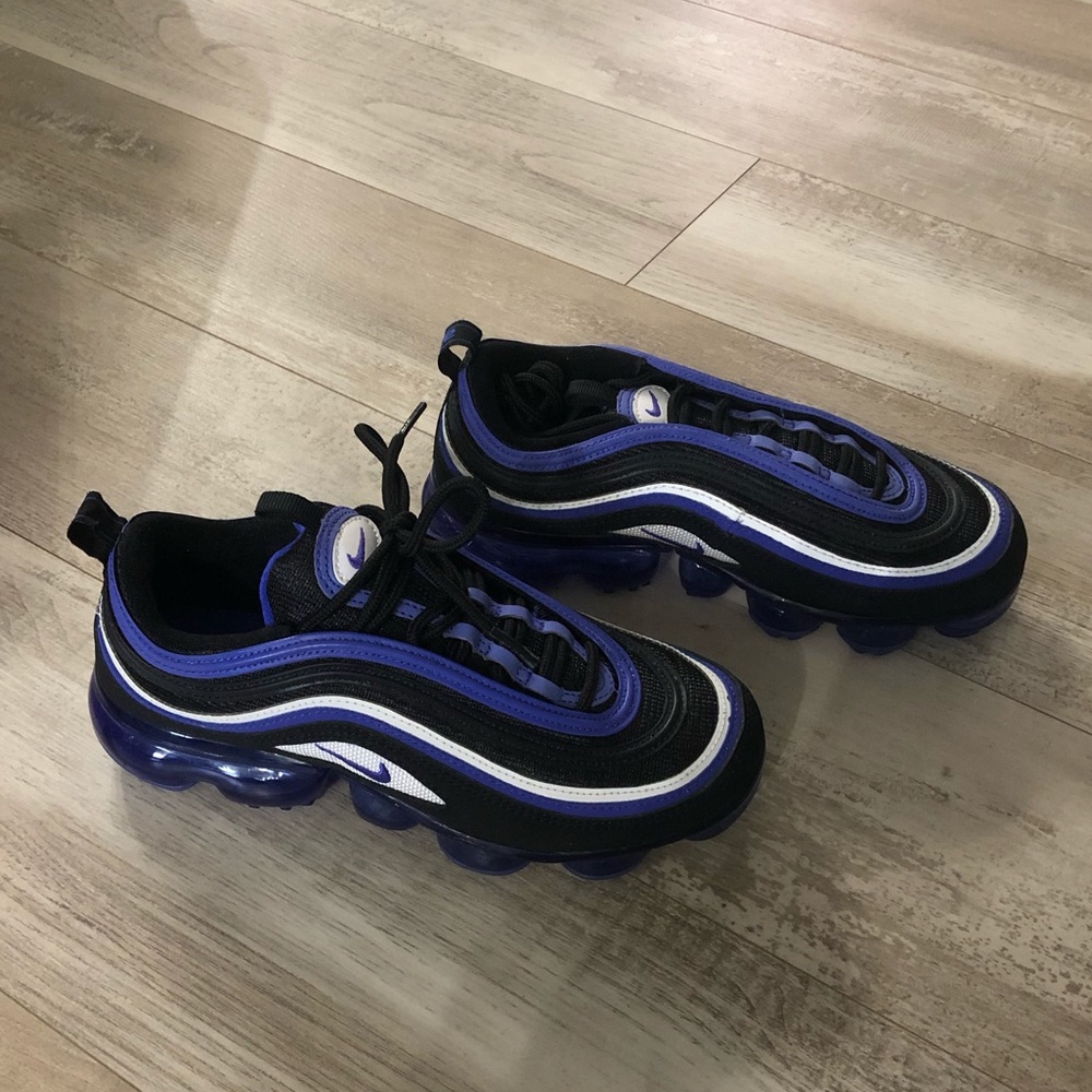 NIB Big Kid Sz 5Y Nike Airmax/Vapormax 97